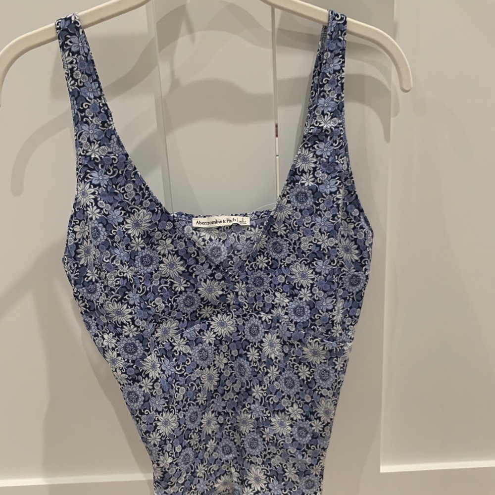 NEVER WORN Abercrombie Floral Tank